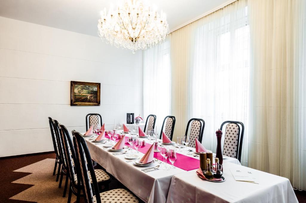 Hotel Slavia เบอร์โน ภายนอก รูปภาพ