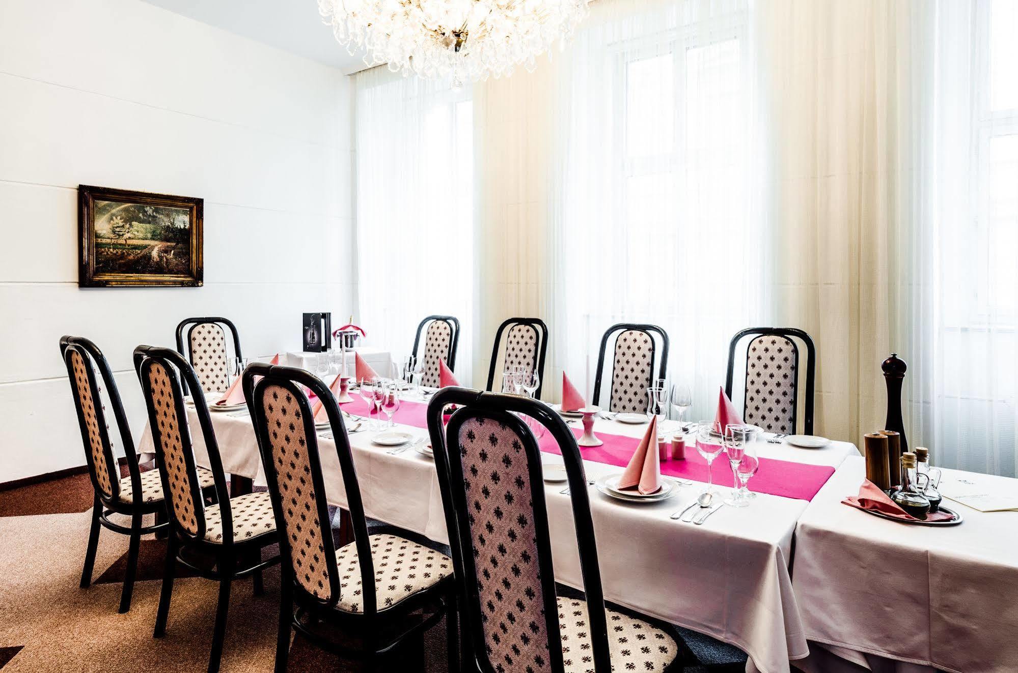 Hotel Slavia เบอร์โน ภายนอก รูปภาพ