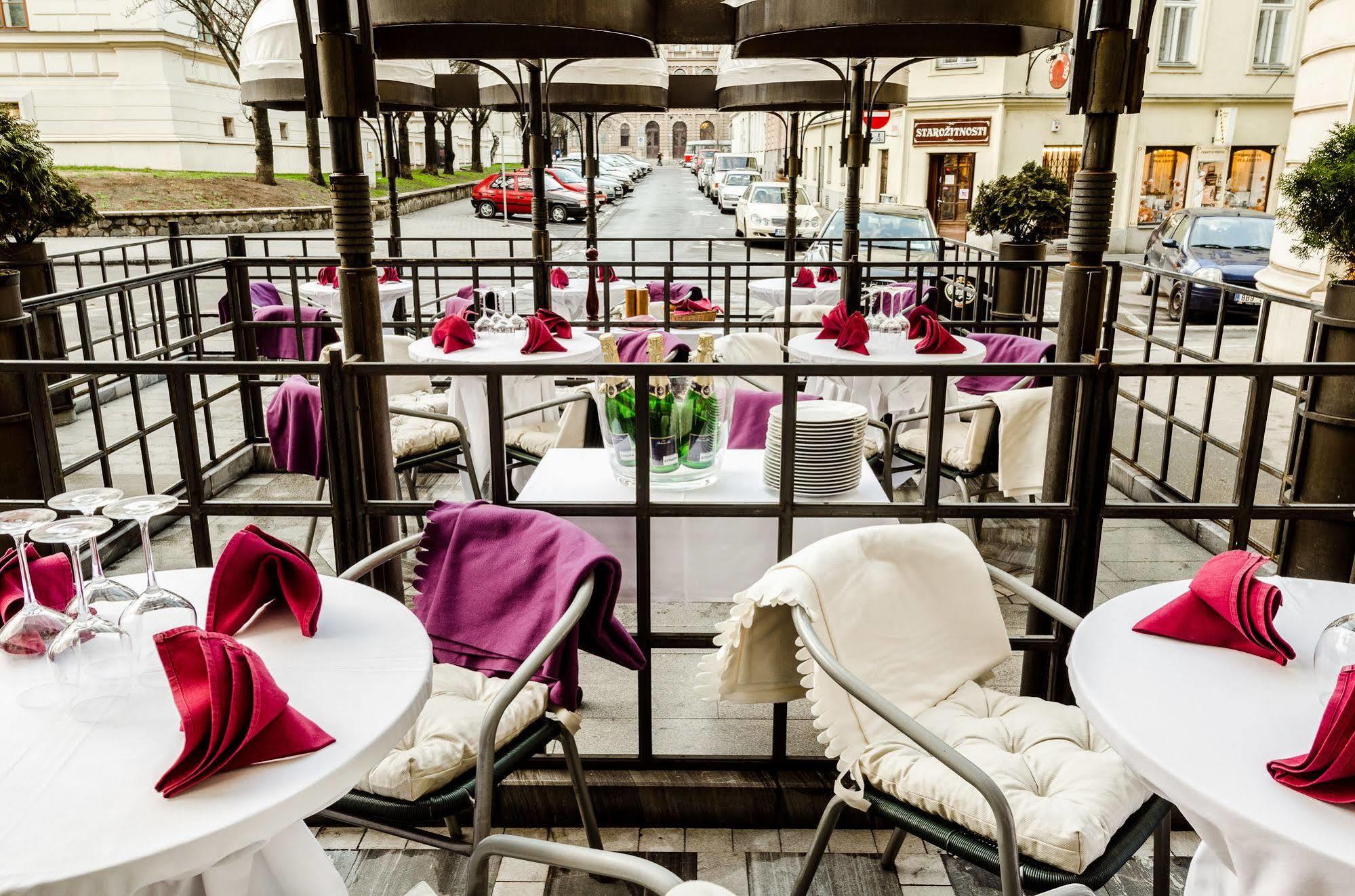 Hotel Slavia เบอร์โน ภายนอก รูปภาพ